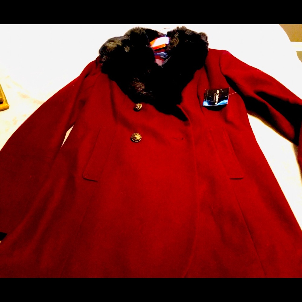 NWT ,Amazing wine red / burgundy coat with fur new with tag 47% wool.